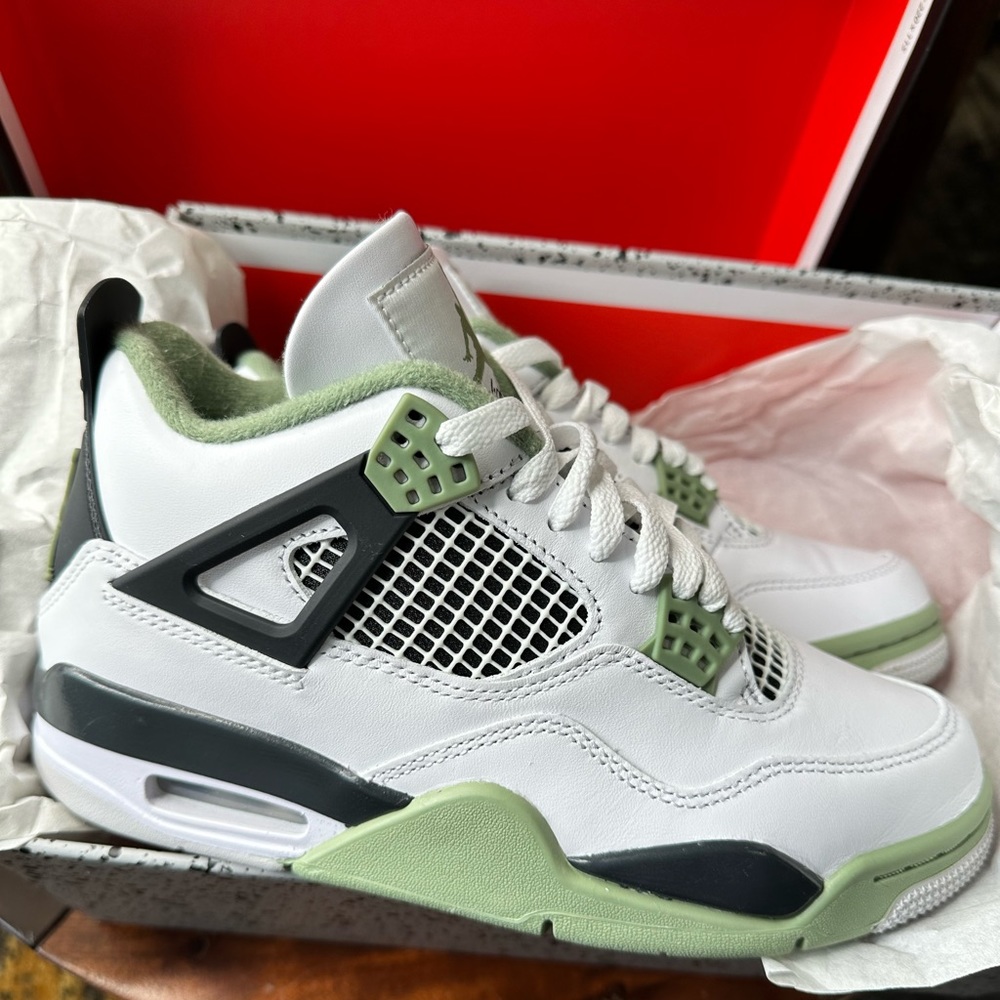 Nike Women’s Air Jordan 4 “Oil Green” Seafoam Basketball Shoe Sneaker - Picture 7 of 16